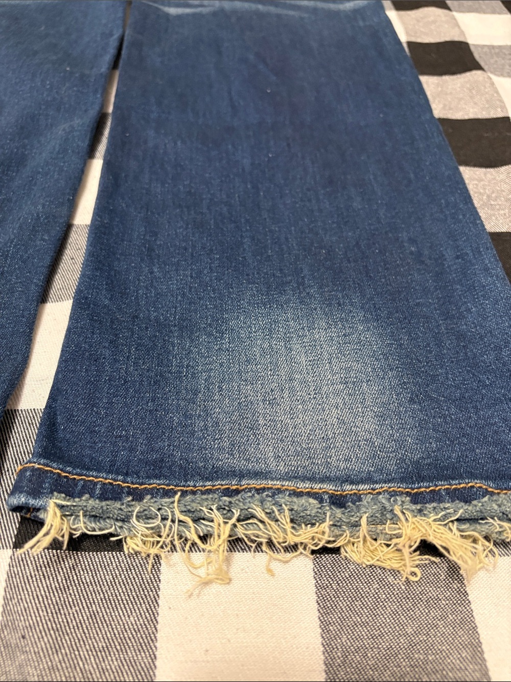 Buckle BKE Gabby Curvy Fit High Rise Straight Jean 32 x 33.5 cuffed/ 35 unrolled - Picture 12 of 12